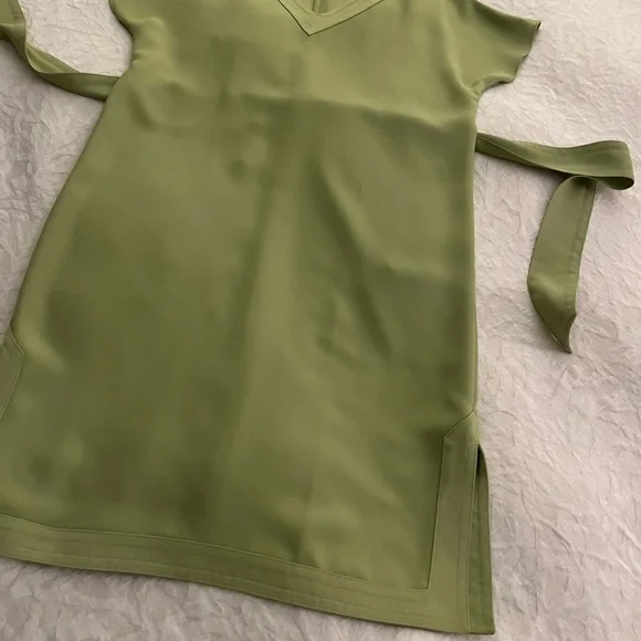 Women's V-Neck Belted Dress - Picture 2 of 6